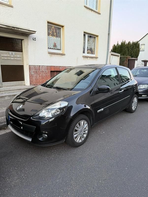 Schwarz Gebraucht 2009 Renault Clio II Kleinwagen | 2.850 € (Etwas zu teuer) - Bild 1/4