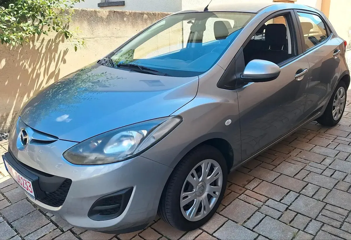 Gebraucht Mazda 2 95 PS (69 kW) 2014 Grau Limousine
