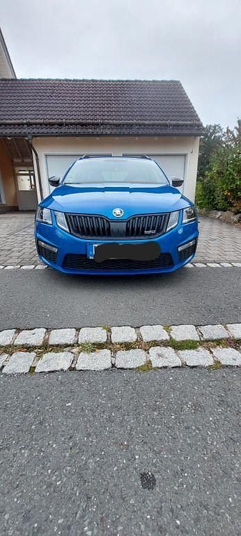 Blau Gebraucht 2020 Skoda Octavia RS Kombi | 23.400 € (Superpreis) - Bild 1/4
