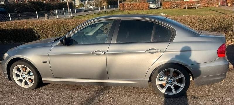 Gebraucht BMW 316 Exclusive 116 PS (85 kW) 2011 Grau Limousine