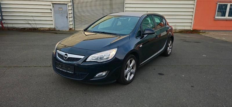 Schwarz Gebraucht 2010 Opel Astra Kleinwagen | 2.999 € (Guter Preis) - Bild 1/4