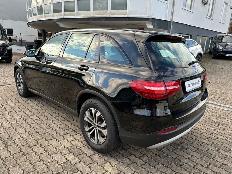 Gebraucht Mercedes GLC350 258 PS (189 kW) 2017 Ung. schwarz  unilack SUV