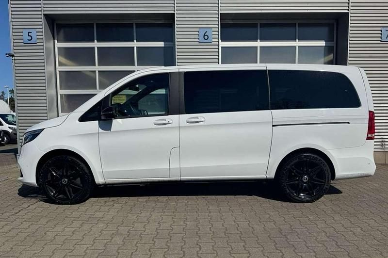 Gebraucht Mercedes V220 Avantgarde 190 PS (139 kW) 2023 Bergkristallweiss Van / Kleinbus