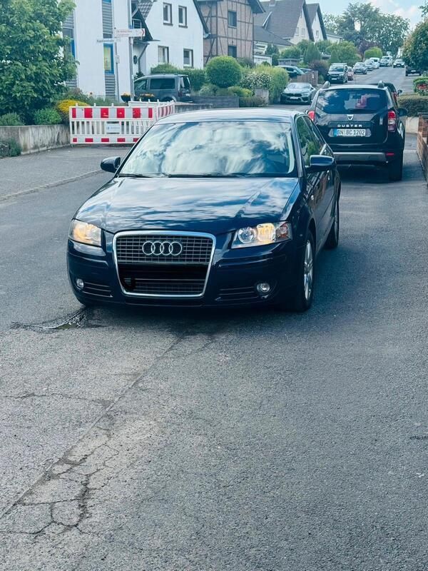 Blau Gebraucht 2007 Audi A3 Ambiente Limousine | 4.100 € (Fairer Preis) - Bild 1/4