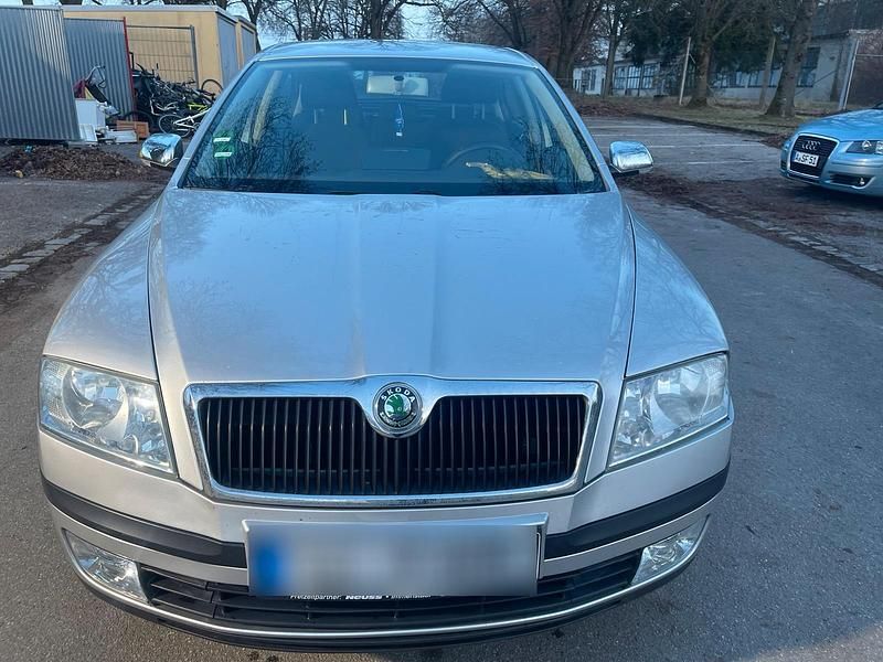 Gebraucht Skoda Octavia 101 PS (74 kW) 2004 Silber Limousine