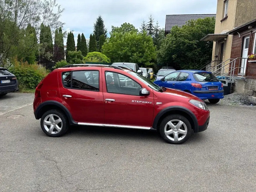 Gebraucht Dacia Sandero Stepway 84 PS (61 kW) 2011 Rot SUV