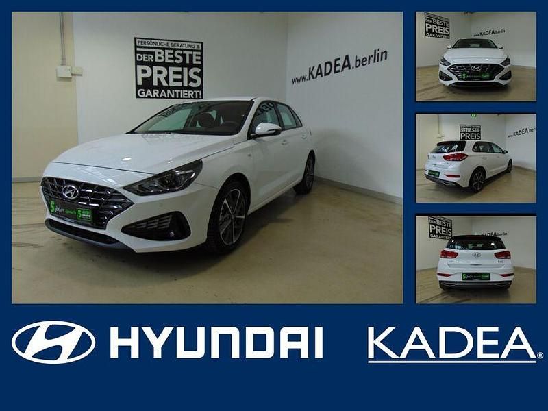 Gebraucht Hyundai i30 120 PS (88 kW) 2024 Atlas white / sol Limousine