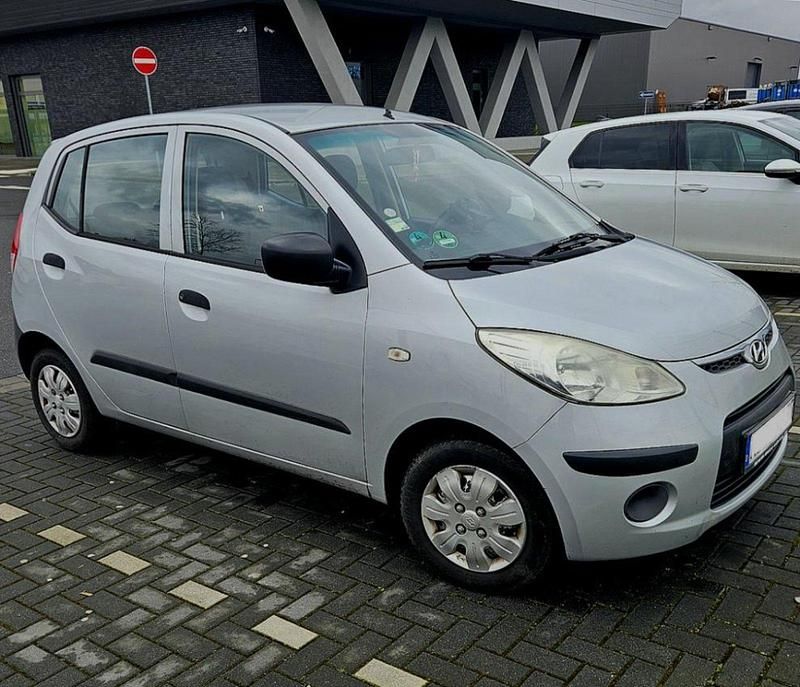Gebraucht Hyundai i10 69 PS (50 kW) 2009 Silber Kleinwagen