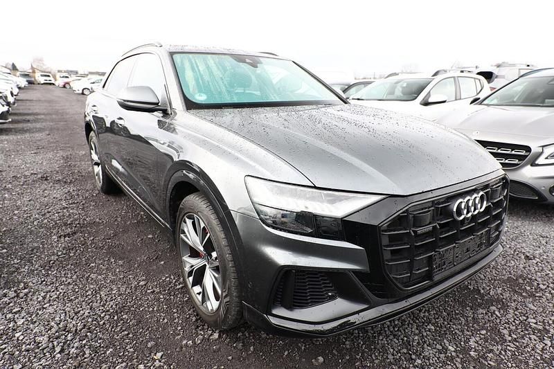 Gebraucht Audi Q8 Ambiente 340 PS (250 kW) 2022 Grau metallic SUV