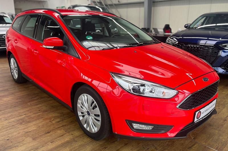 Rot Gebraucht 2015 Ford Focus Business Edition Kombi | 5.890 € (Fairer Preis) - Bild 1/4