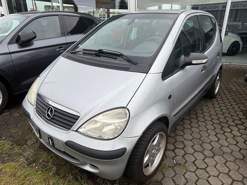 Silber Gebraucht 2004 Mercedes A140 Classic Van / Kleinbus | 1.490 € (Fairer Preis) - Bild 1/4