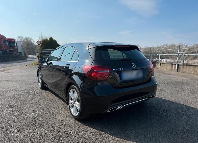Gebraucht Mercedes A200 136 PS (100 kW) 2017 Schwarz Kleinwagen