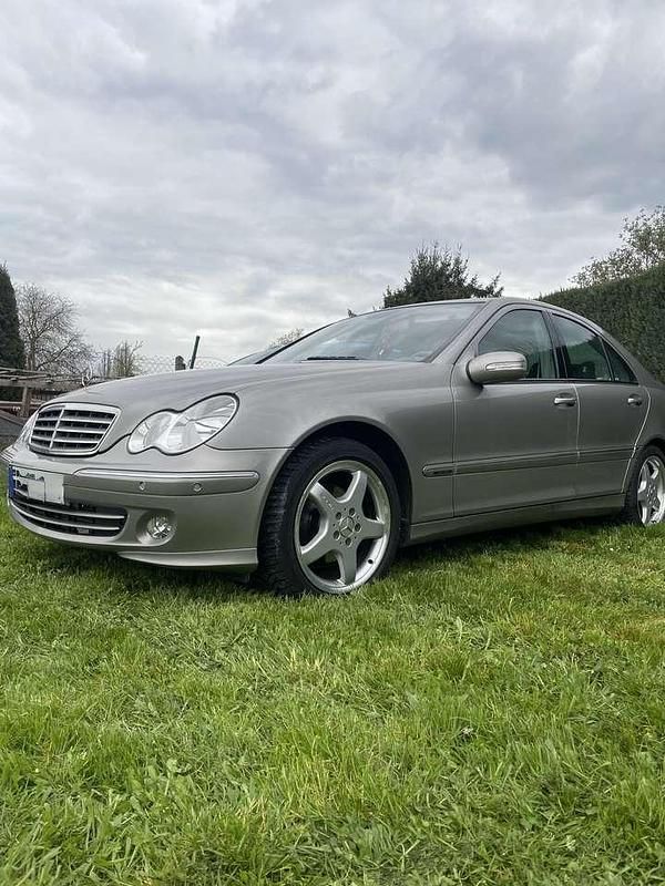 Gebraucht Mercedes C180 143 PS (105 kW) 2005 Bronze Limousine