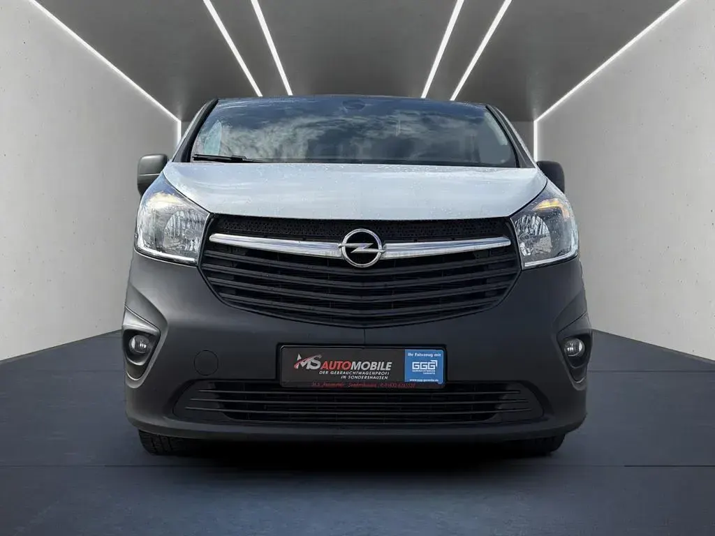 Gebraucht Opel Vivaro 120 PS (88 kW) 2018 Weiß Van / Kleinbus