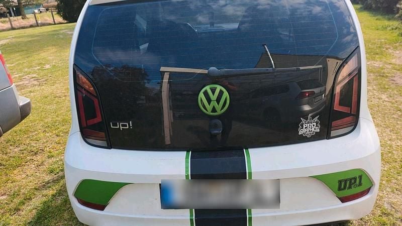 Second-hand VW up! 60 CP (44 kW) 2018 Alb Hatchback