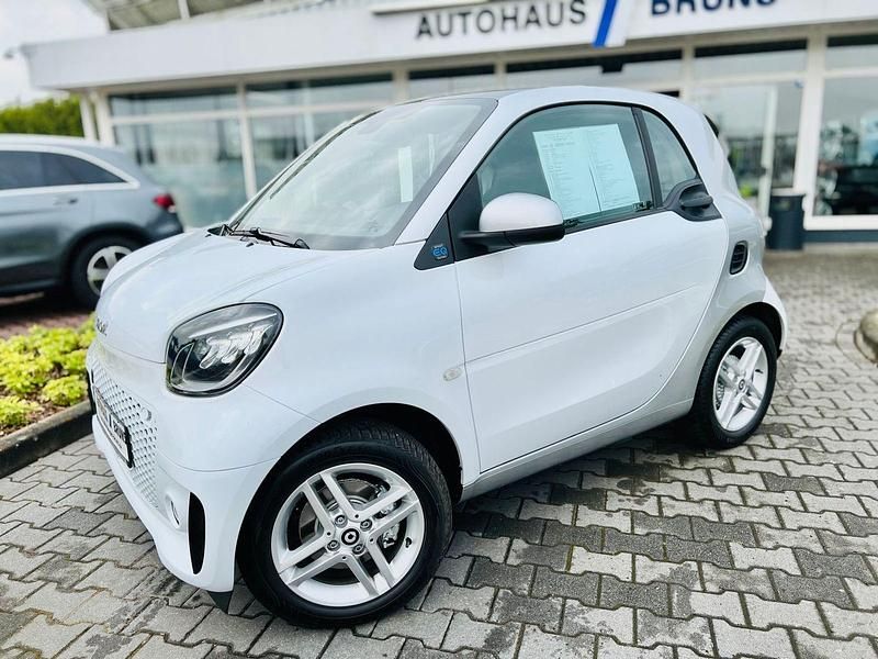 Gebraucht Smart ForTwo Coupé Exclusive 60 kW (82 PS) 2021 Weiß Kleinwagen