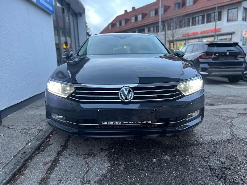 Gebraucht VW Passat Comfortline 150 PS (110 kW) 2018 Grau Limousine