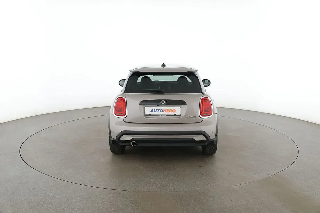 Gebraucht Mini Cooper Classic 136 PS (100 kW) 2023 Grau Kleinwagen