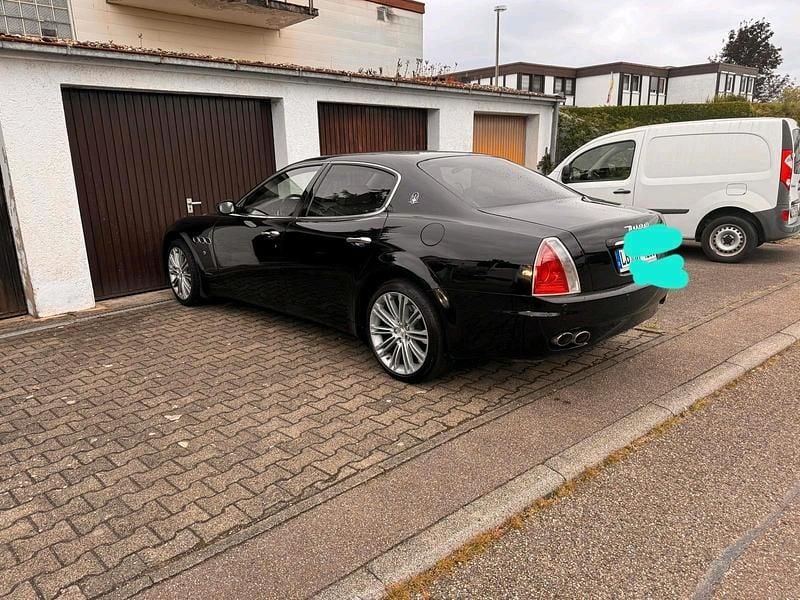 Schwarz Gebraucht 2006 Maserati Quattroporte Limousine | 11.000 € - Bild 1/4