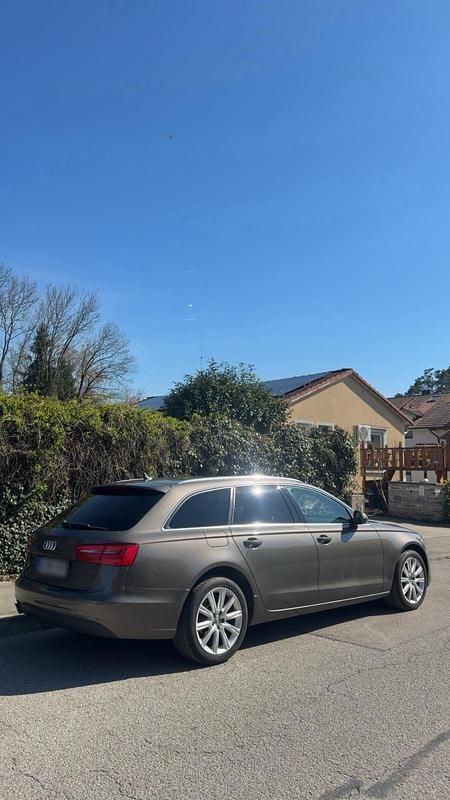 Gebraucht Audi A6 177 PS (130 kW) 2013 Andere farben Kombi