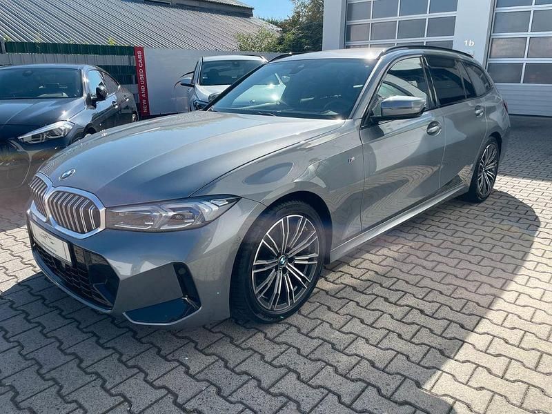 Grau Gebraucht 2025 BMW 320 M Sport Limousine | 37.950 € (Superpreis) - Bild 1/4