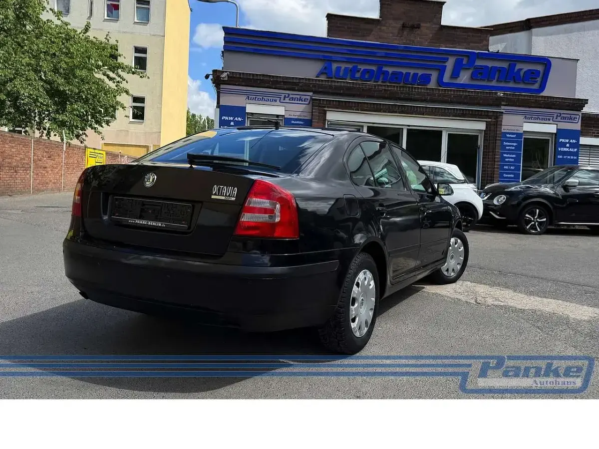 Gebraucht Skoda Octavia Ambiente 102 PS (75 kW) 2007 Schwarzmagic perleffekt Limousine