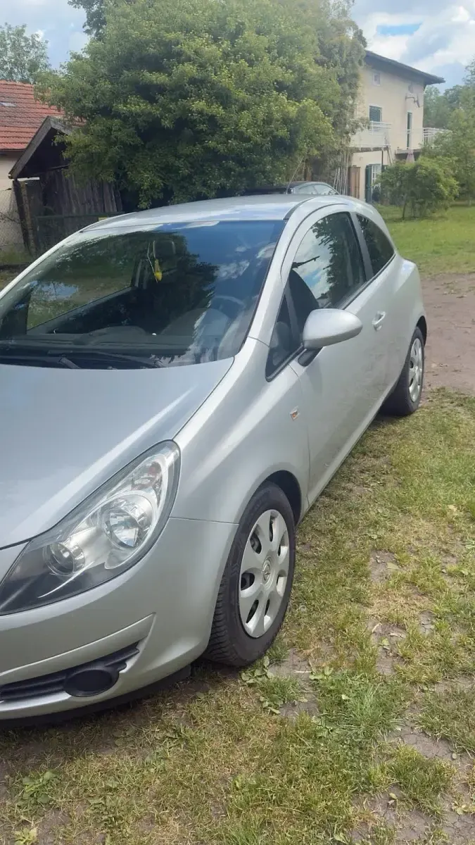 Usata Opel Corsa 70 CV (51 kW) 2010 Argento Utilitaria