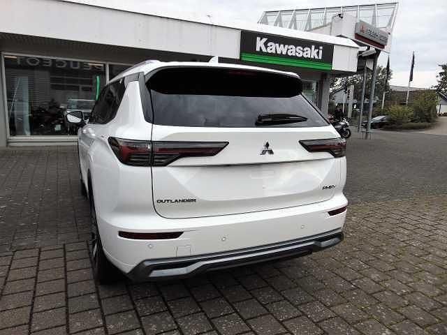 Gebraucht Mitsubishi Outlander P-HEV Top 306 PS (225 kW) 2025 Andenweiß SUV