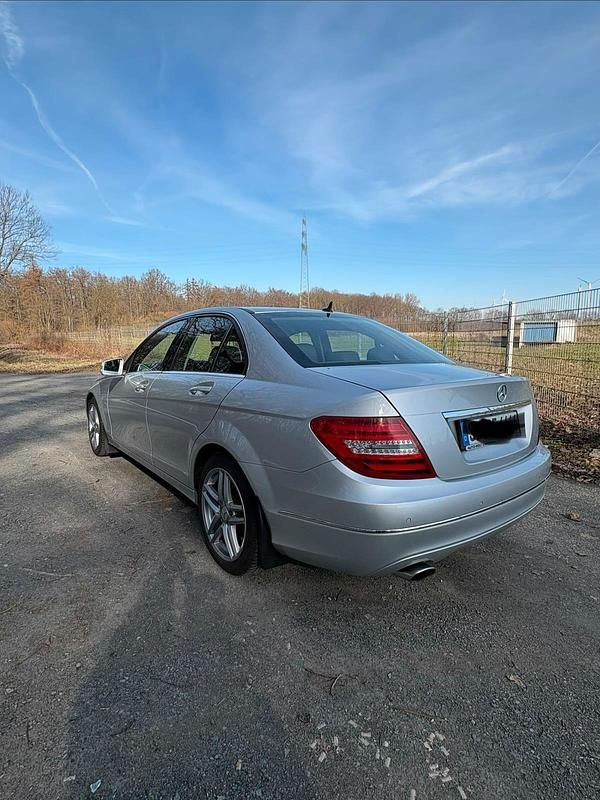 Gebraucht Mercedes C200 184 PS (135 kW) 2011 Silber Limousine