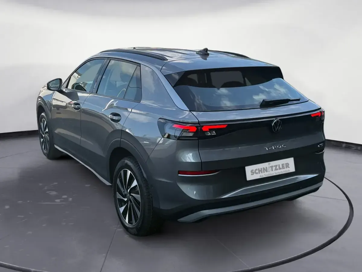 Neu VW T-Roc Life 116 PS (85 kW) 2026 Grau SUV