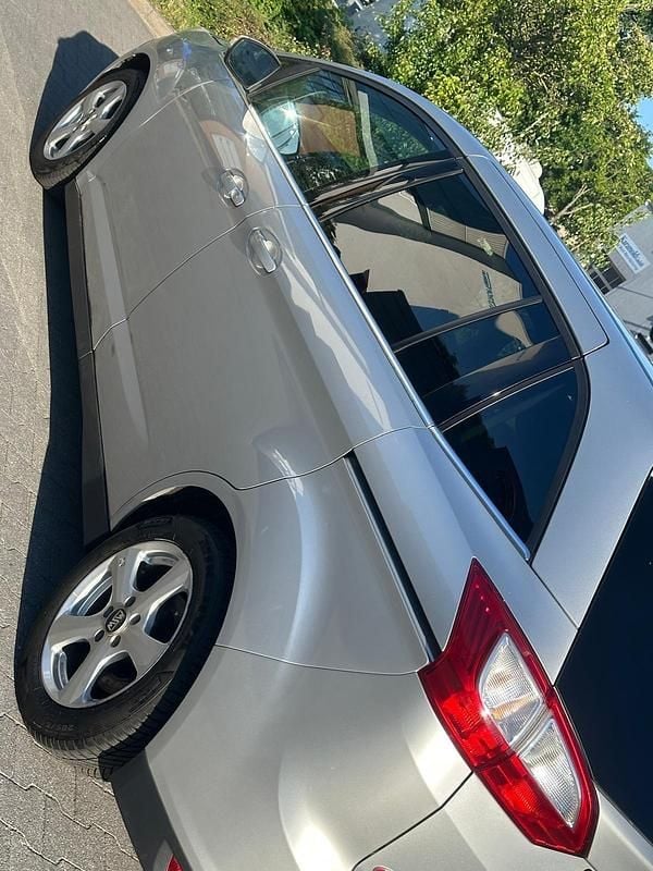 Gebraucht Ford C-MAX 125 PS (91 kW) 2011 Silber Van / Kleinbus