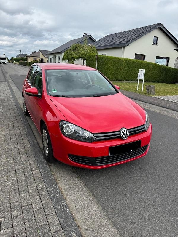 Rot Gebraucht 2010 VW Golf VI Limousine | 6.250 € (Fairer Preis) - Bild 1/4