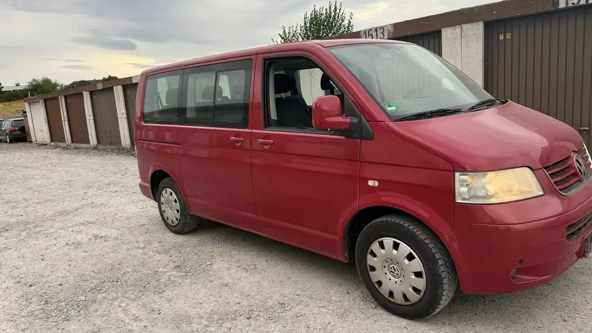 Gebraucht VW Caravelle 131 PS (96 kW) 2009 Rot Van