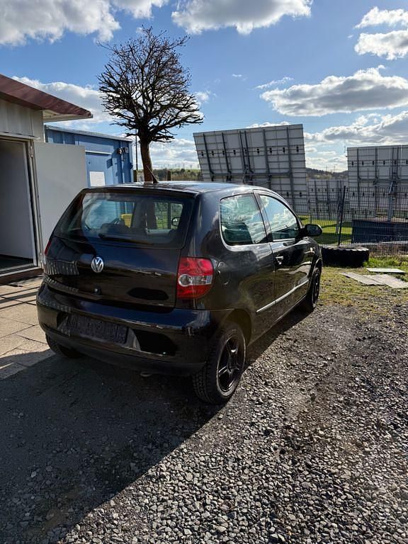 Gebraucht VW Fox 54 PS (39 kW) 2008 Schwarz Kleinwagen