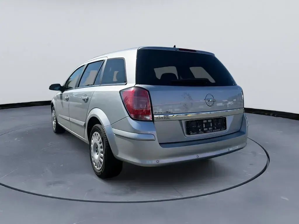 Gebraucht Opel Astra Edition 90 PS (66 kW) 2006 Silber Limousine