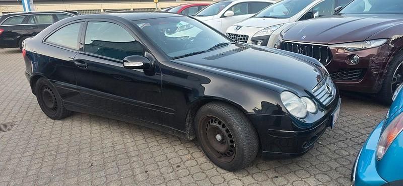 Gebraucht Mercedes C180 143 PS (105 kW) 2002 Schwarz Limousine