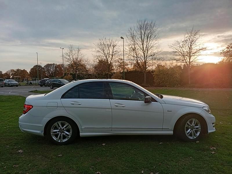 Gebraucht Mercedes C180 AMG 2011 Weiß Limousine