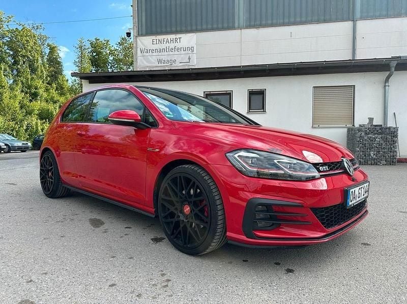Gebraucht VW Golf VII GTI 230 PS (169 kW) 2017 Rot Limousine
