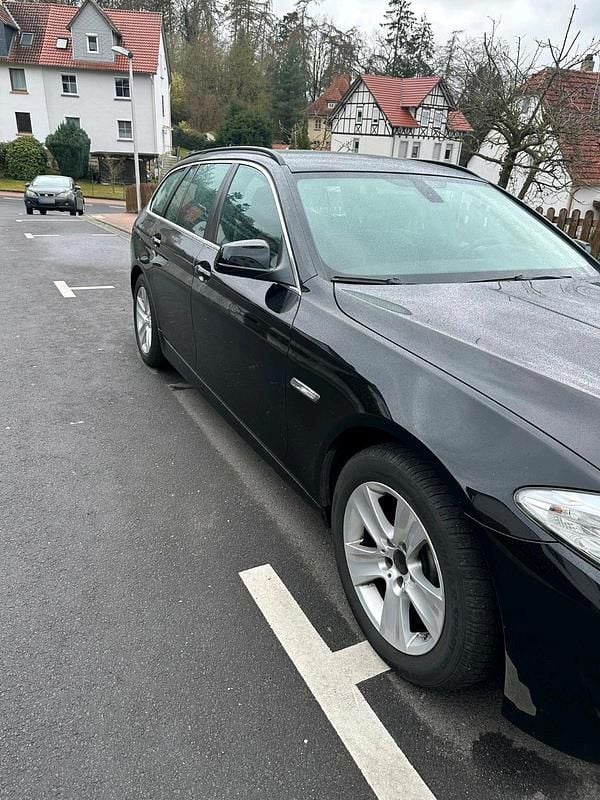 Gebraucht BMW 523 204 PS (150 kW) 2011 Schwarz Kombi