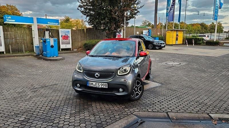 Silber Gebraucht 2018 Smart ForFour Passion Kleinwagen | 9.999 € (Guter Preis) - Bild 1/4