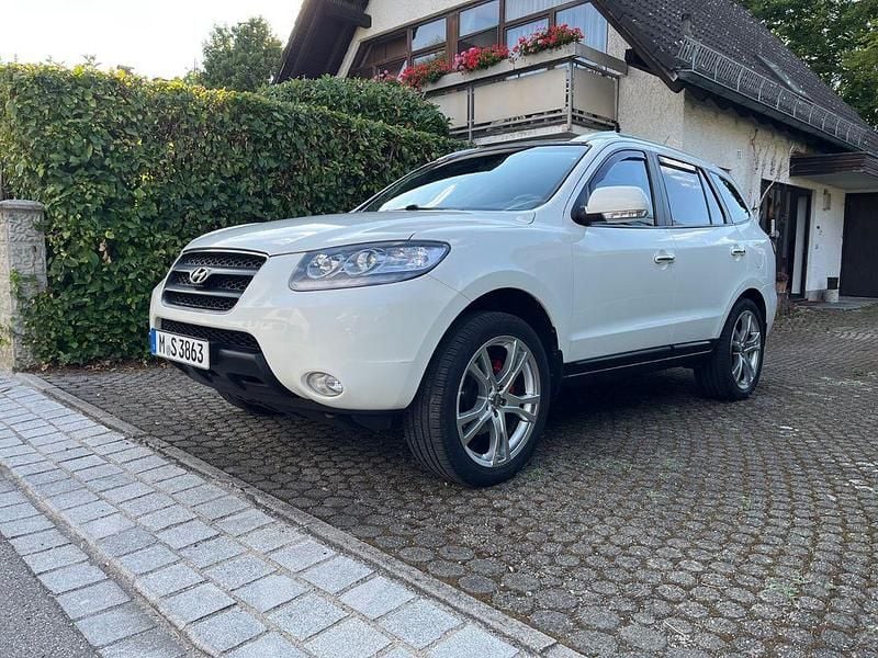 Weiß Gebraucht 2009 Hyundai Santa Fe GLS SUV | 8.000 € (Etwas zu teuer) - Bild 1/4