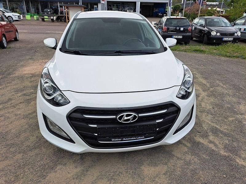 Gebraucht Hyundai i30 Classic 128 PS (94 kW) 2014 Weiß Kombi