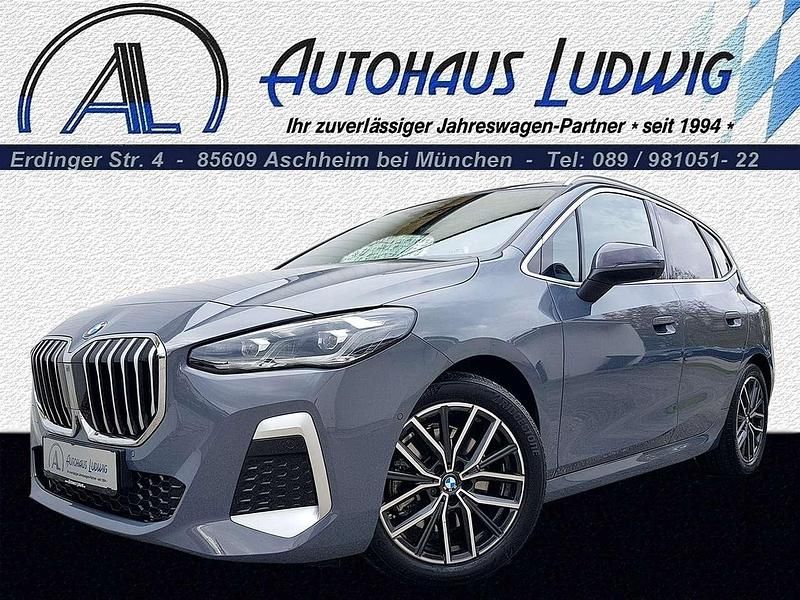 Sparkling kupfergrau met. Gebraucht 2024 BMW 223 Active Tourer M Sport Van / Kleinbus | 40.800 € (Fairer Preis) - Bild 1/4