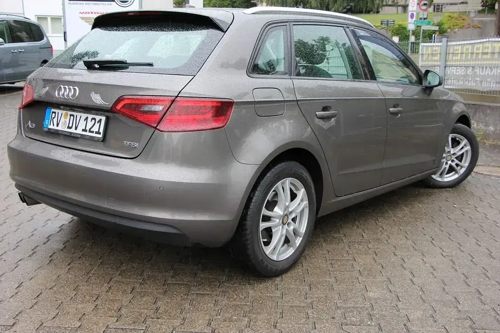 Gebraucht Audi A3 125 PS (91 kW) 2014 Braun Limousine
