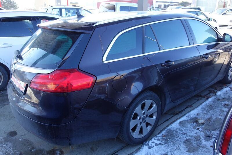 Gebraucht Opel Insignia Edition 160 PS (117 kW) 2011 Braun Kombi