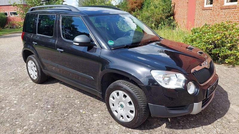 Schwarz Gebraucht 2011 Skoda Yeti Experience SUV | 7.790 € (Fairer Preis) - Bild 1/4