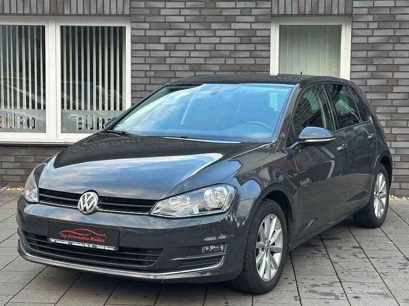 Gebraucht VW Golf VII LOUNGE 150 PS (110 kW) 2015 Uranograu/cinza urano Limousine
