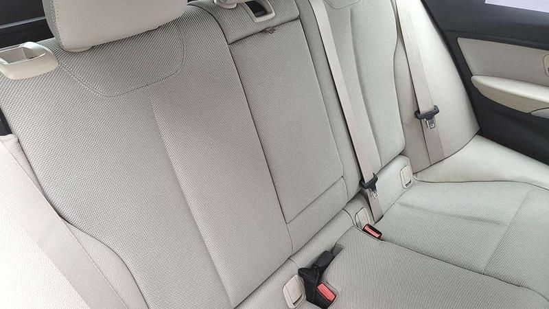 Gebraucht BMW 320 Advantage 184 PS (135 kW) 2015 Mineralweiß Kombi