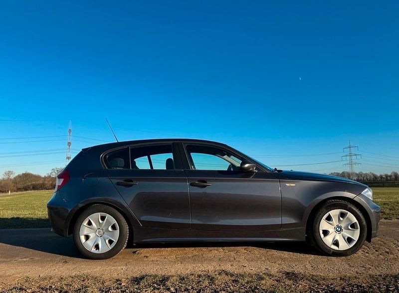 Gebraucht BMW 118 122 PS (89 kW) 2005 Grau Kleinwagen