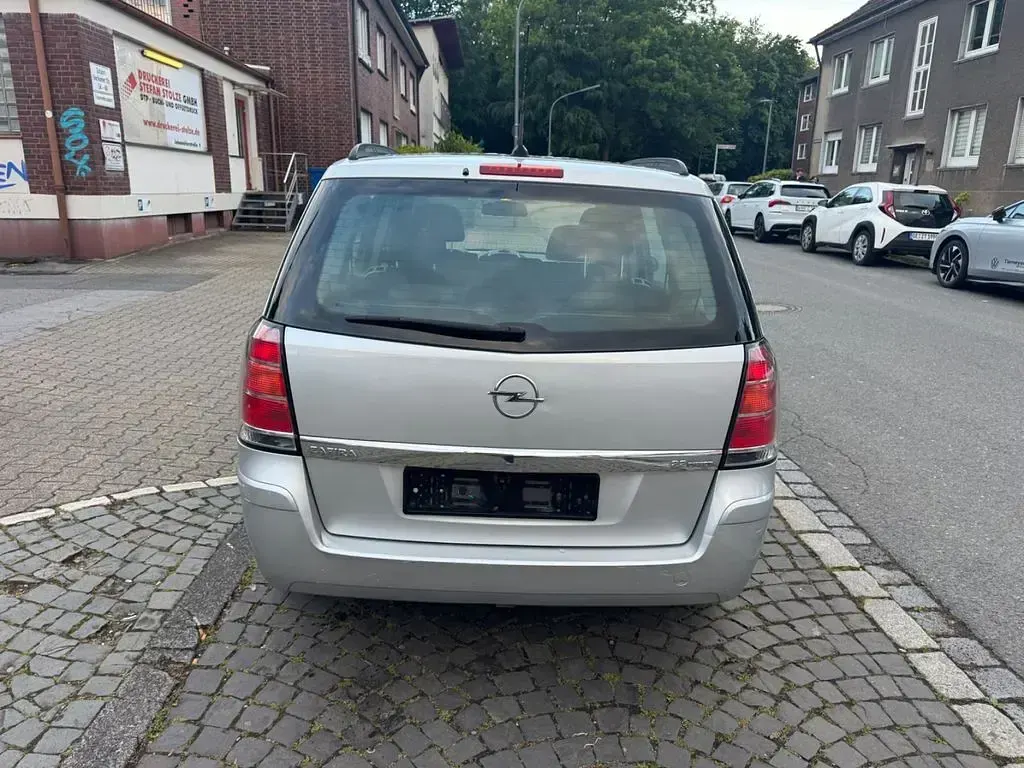 Gebraucht Opel Zafira 150 PS (110 kW) 2006 Silber Van / Kleinbus